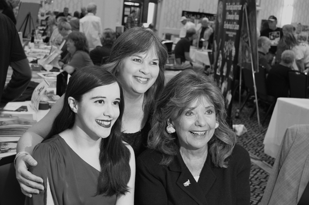 Dawn Wells with fans Melissa and Tammy Morales at the 2017 Mid-Atlantic Nostalgia Convention. (Anthony C. Hayes)